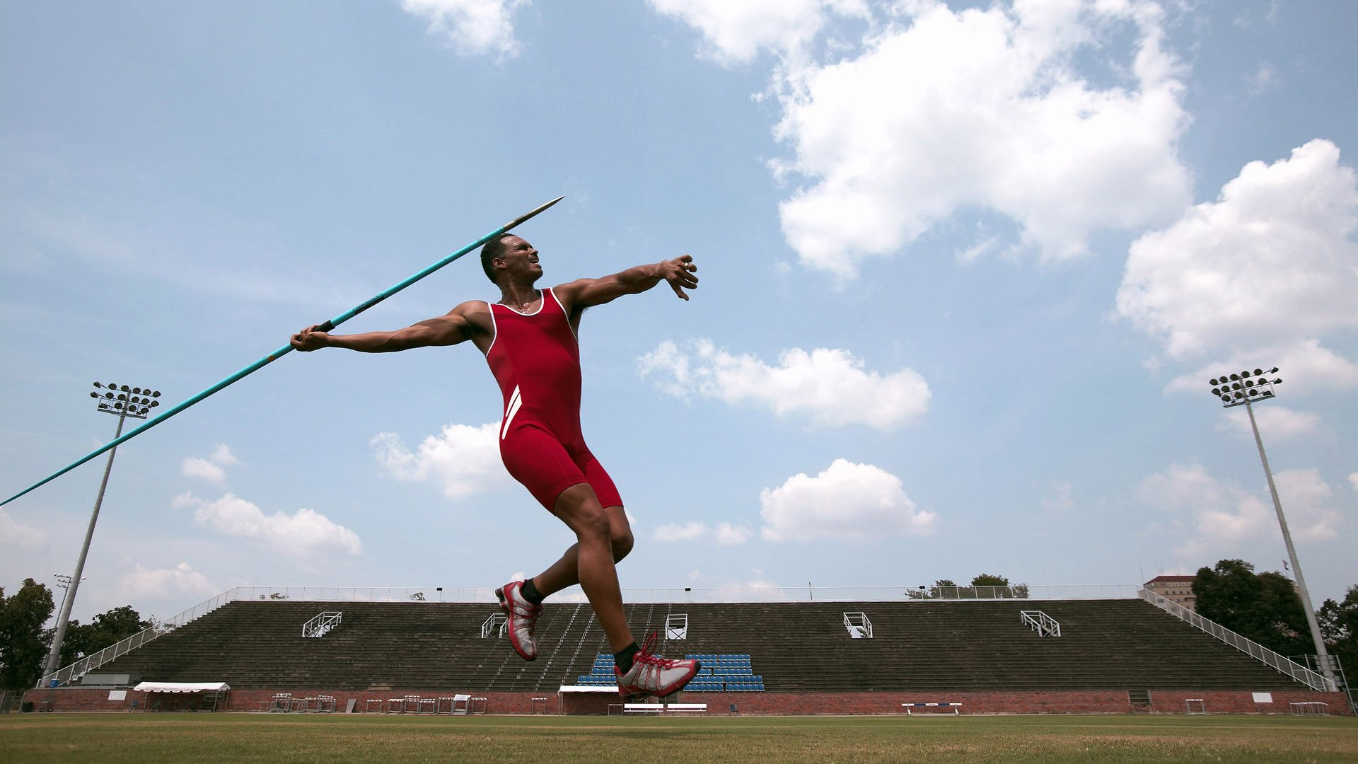 米切尔一剑封喉,雄鹿争冠路上,上海队成了最意外的试金石